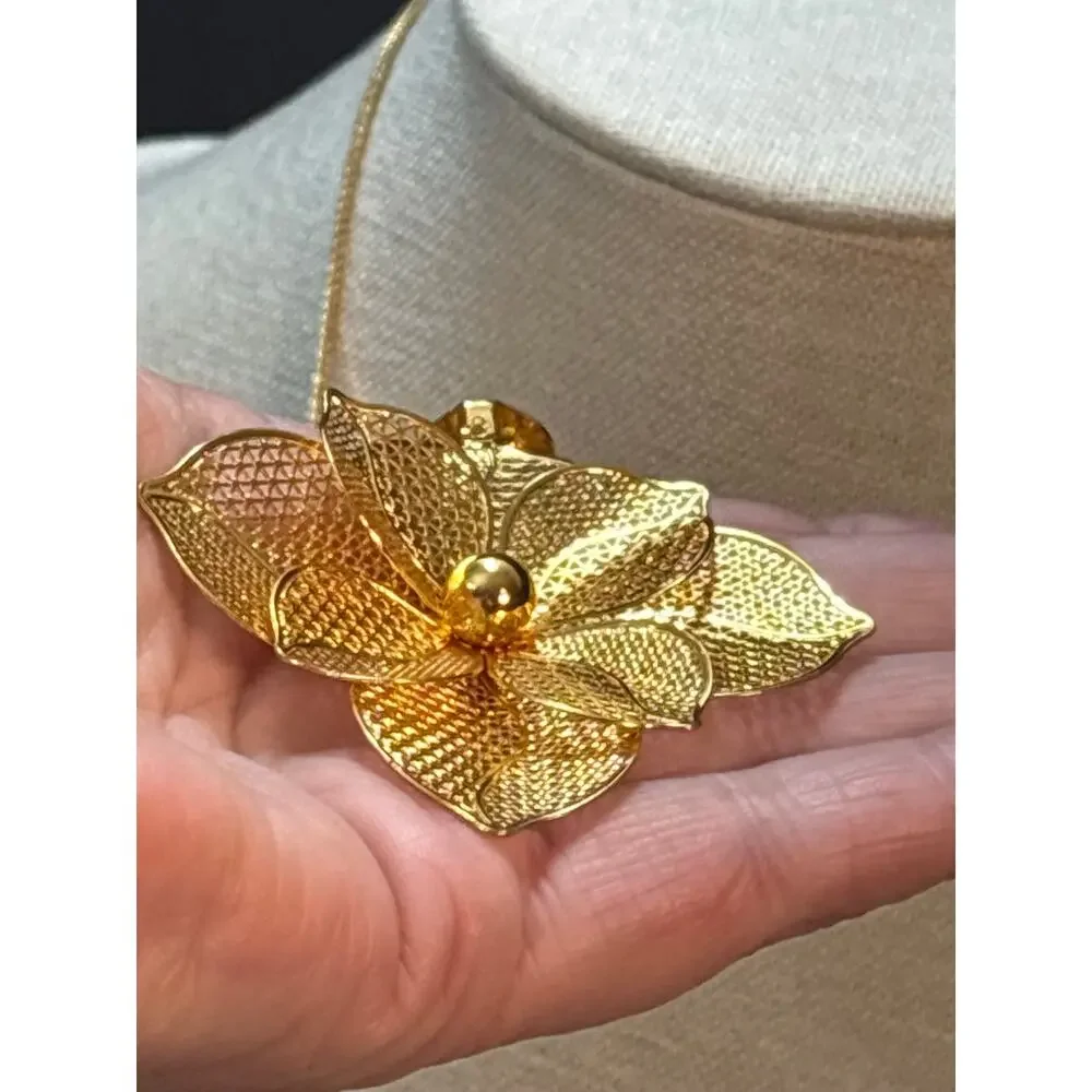 Vintage Gold Tone Filigree Flower Pendant Necklace Statement Floral